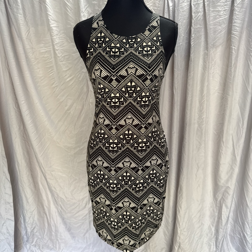 Chic Geometric Black and White Midi Dress